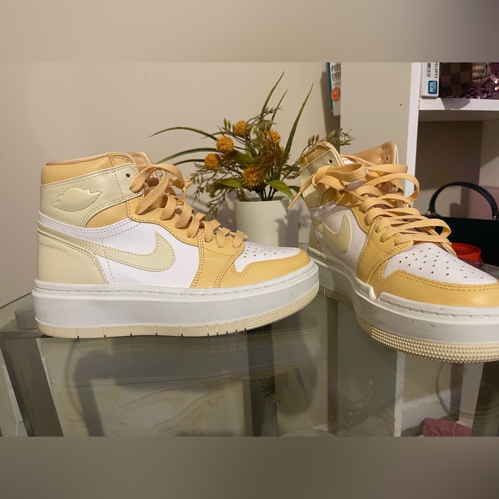 Wmns Air Jordan 1 Elevate High 'Celestial Gold'
